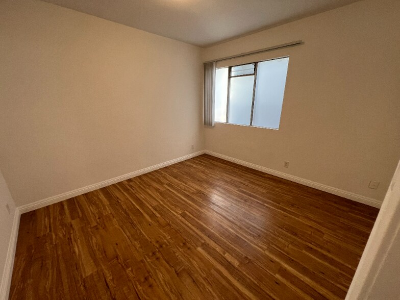 Building Photo - 244 5th St