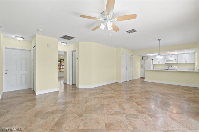 Building Photo - 3212 SE 1st Ct