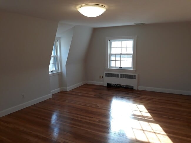 Building Photo - 133 Winslow Rd