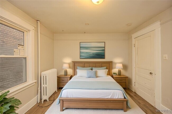 Building Photo - 2253 Niagara St