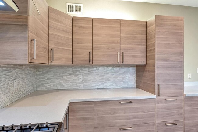 Building Photo - Modern Elegance & Effortless Style l 4BR Santa Clara Home