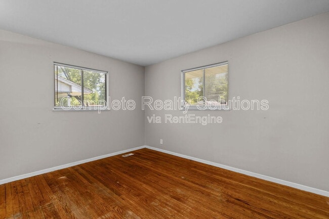 Building Photo - 10721 Spring Garden Dr