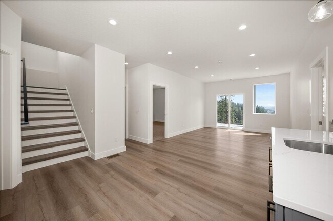 Building Photo - $3,375 - 4 Bed / 3 Bath Gorgeous Brand New...