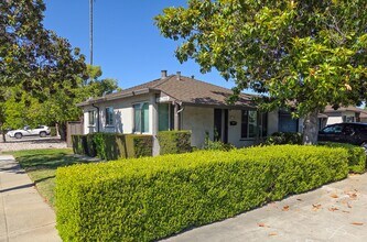 Building Photo - Sunnyvale Duplex Near Apple & Major Tech Campuses
