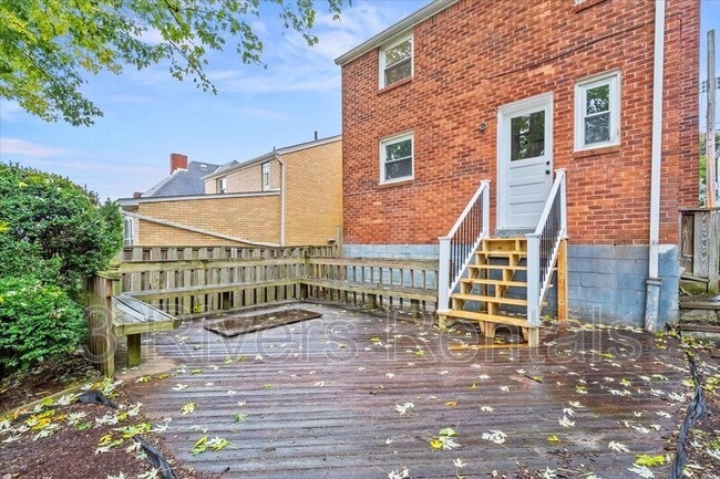 Building Photo - 1419 Dagmar Ave