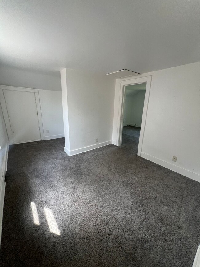 Building Photo - 14893 Prest St