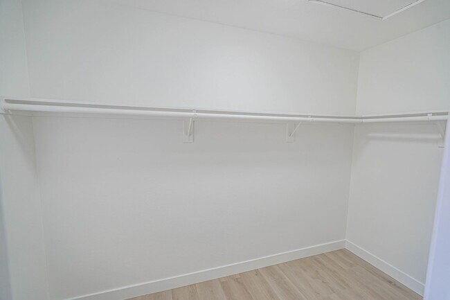 Building Photo - 2-Bedroom Townhouse with Community Pool & ...