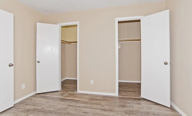 Building Photo - 8117 Foxfire Ln