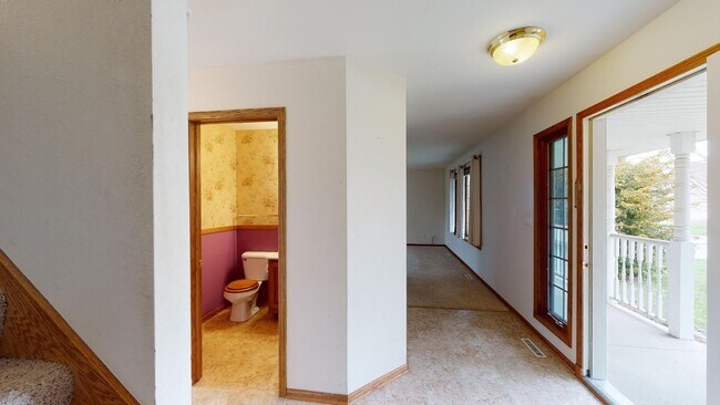 Building Photo - Available 9/20 - Established Neighborhood