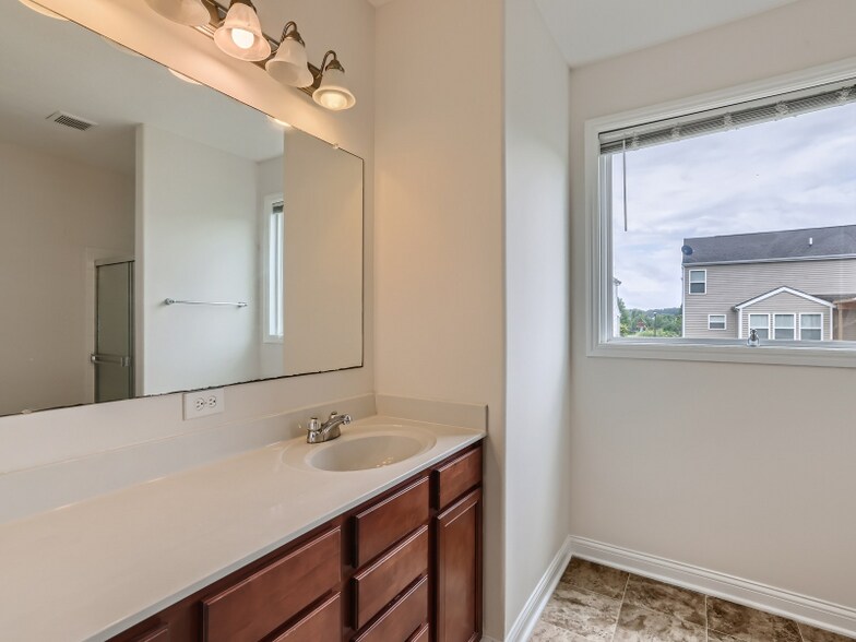 Building Photo - 259 Linda Lee Ln