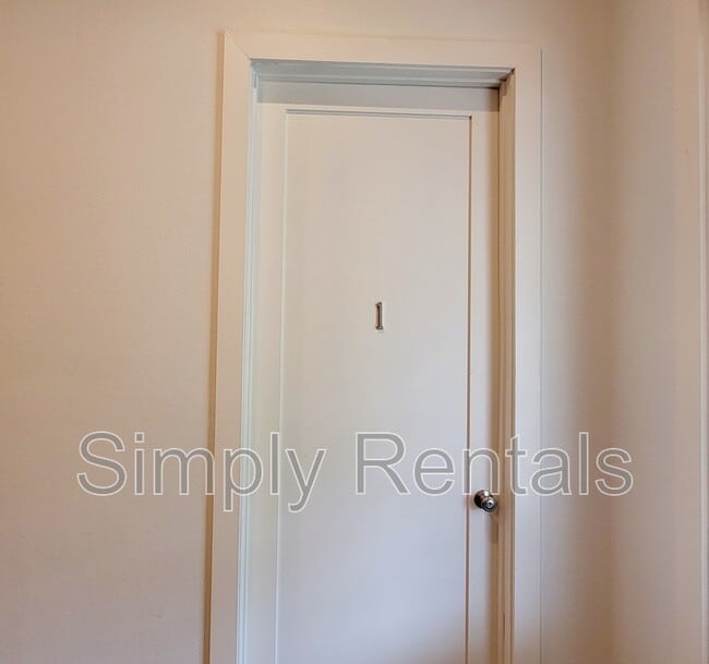 Building Photo - 1711 Sycamore St