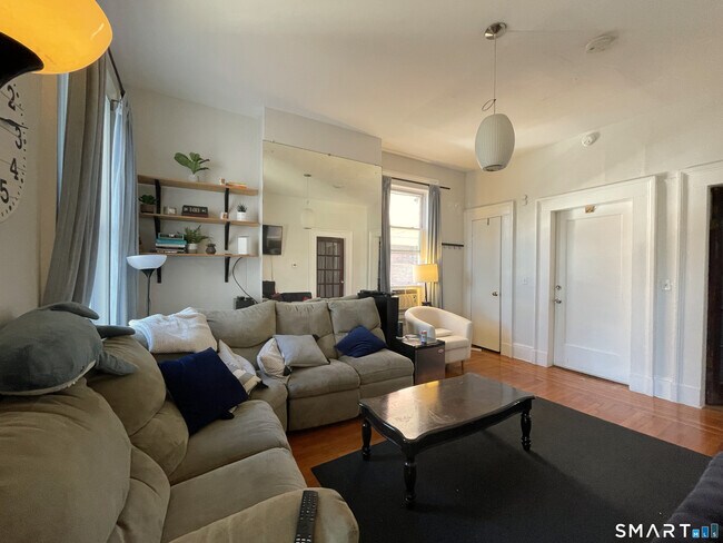 Building Photo - 272 St John St