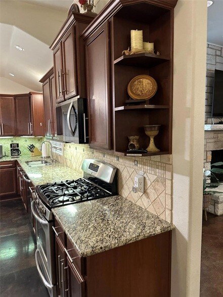 Building Photo - 12011 Dove Haven Dr