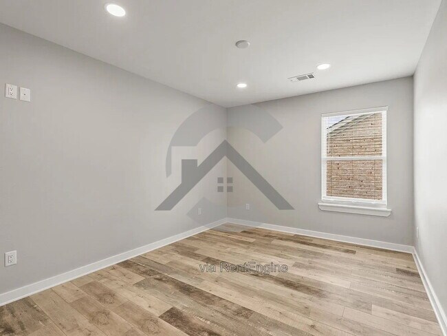 Building Photo - 1725 Rohan Cir