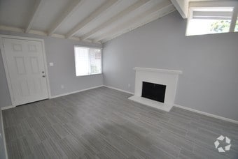 Primary Photo - 226 S Louise Pl