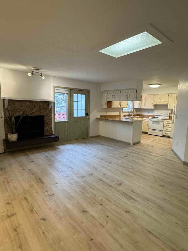 Building Photo - 8810 Washburn St