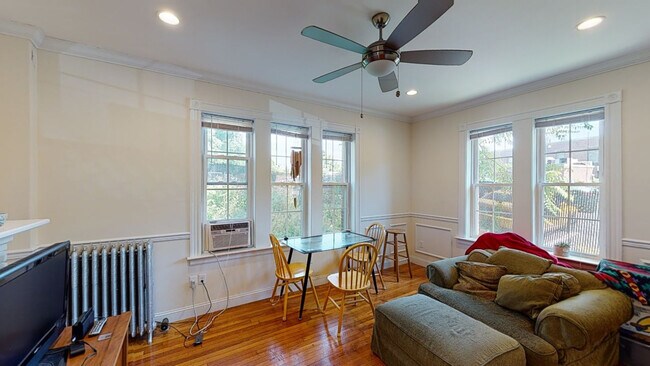 Primary Photo - 12 Glenville Ave