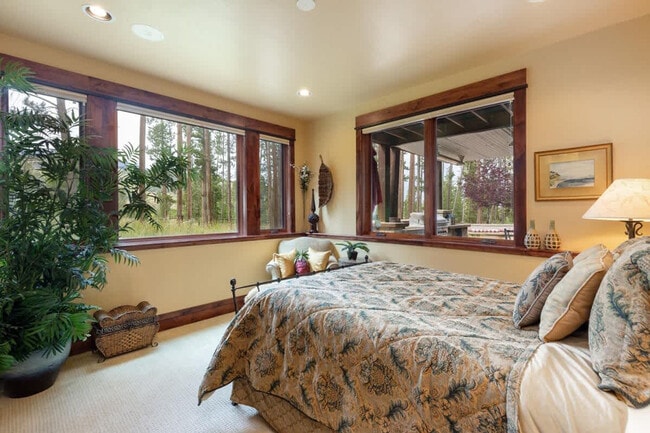 Building Photo - 195 Marks Ln