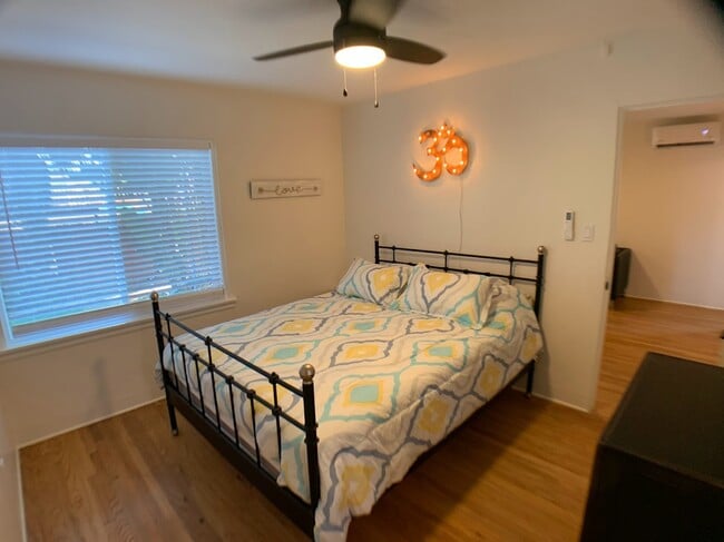 Building Photo - 4788 W Mountain View Dr