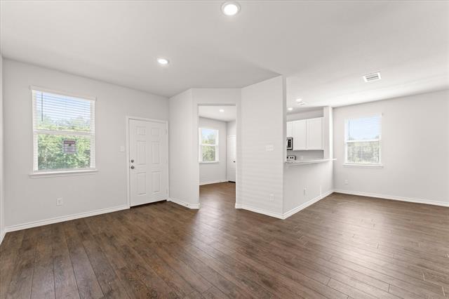 Building Photo - 5672 Shore Point Trl