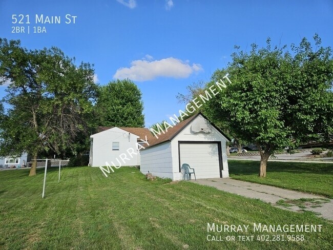 Building Photo - 521 Main St