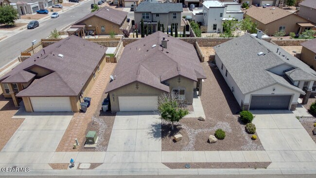 Building Photo - 2932 Pino Triste Dr