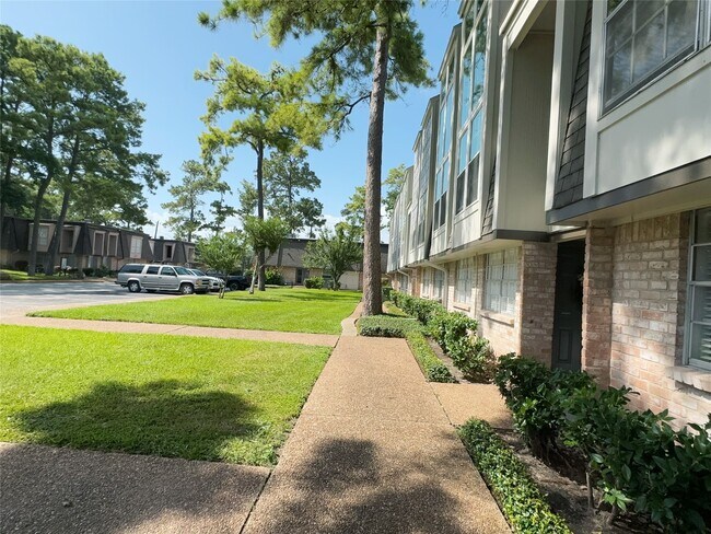 Building Photo - 12633 Memorial Dr