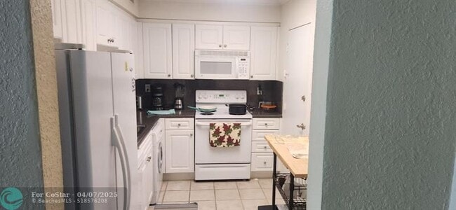 Building Photo - 2501 S Ocean Dr