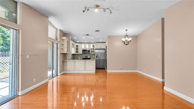 Building Photo - 570 Woodgate Cir