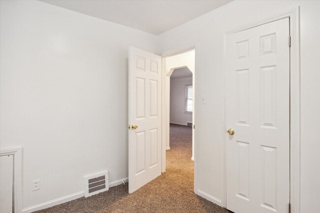 Building Photo - $1095 3 bedroom bungalow