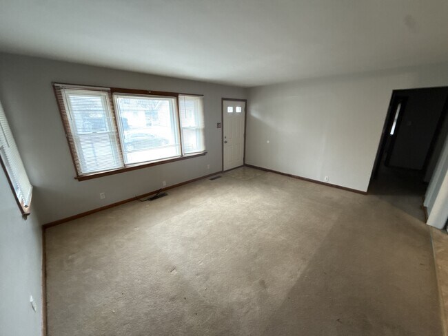 Building Photo - 223 Wiegel Dr