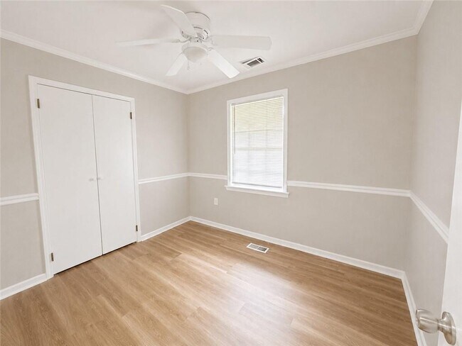 Building Photo - 3945 Fraser Cir
