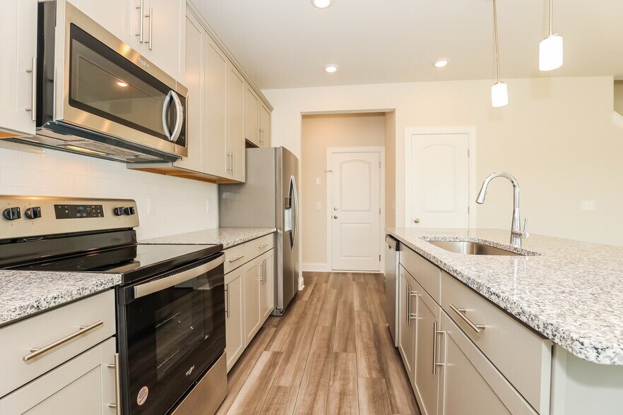 Building Photo - 3610 Mathewson Way