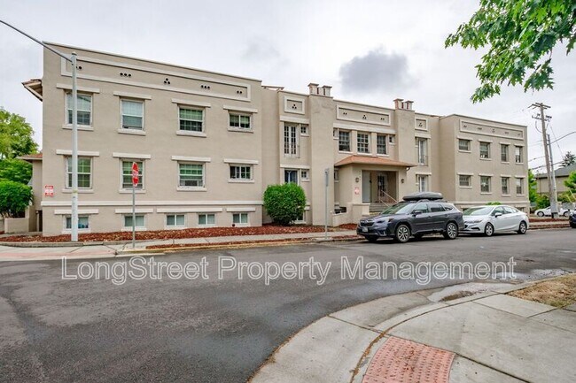 Primary Photo - 1745 NW Jackson Ave