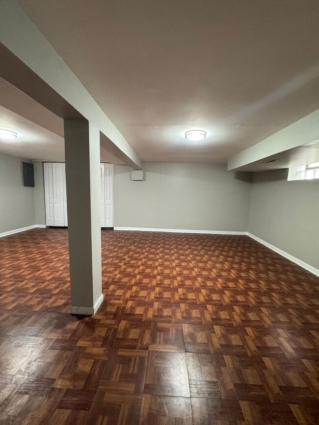 Building Photo - 4 Bedroom 2 Bathroom House in Dolton ! A M...