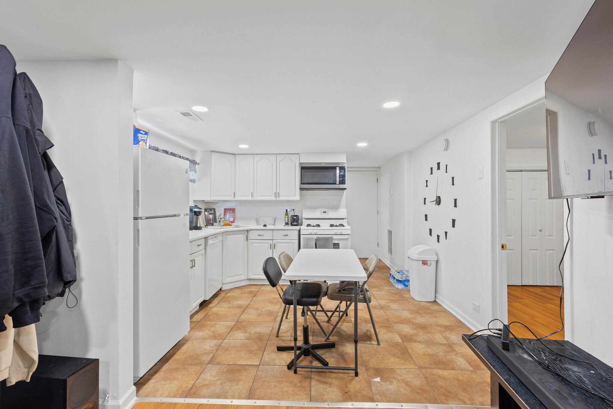 Building Photo - 5230 S Lockwood Ave