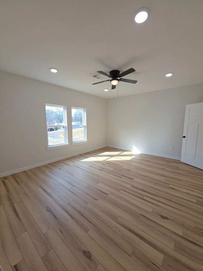 Building Photo - 1529 N 2nd St