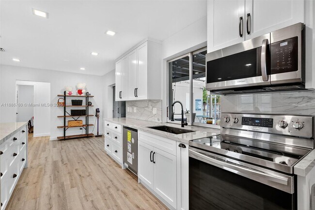 Building Photo - 1820 N 56th Ave