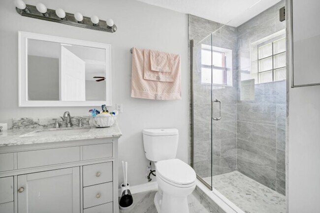 Building Photo - 113 Madrid St