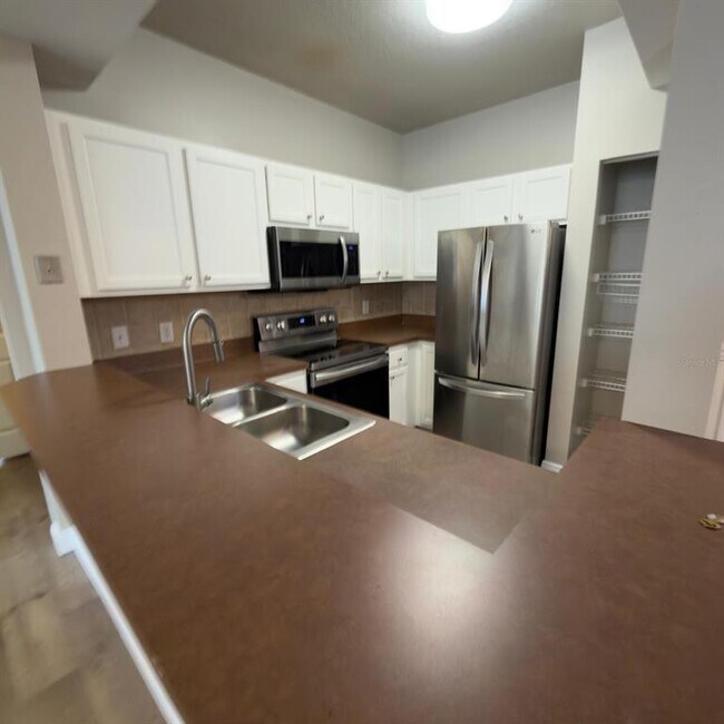 Building Photo - 12861 Madison Pointe Cir