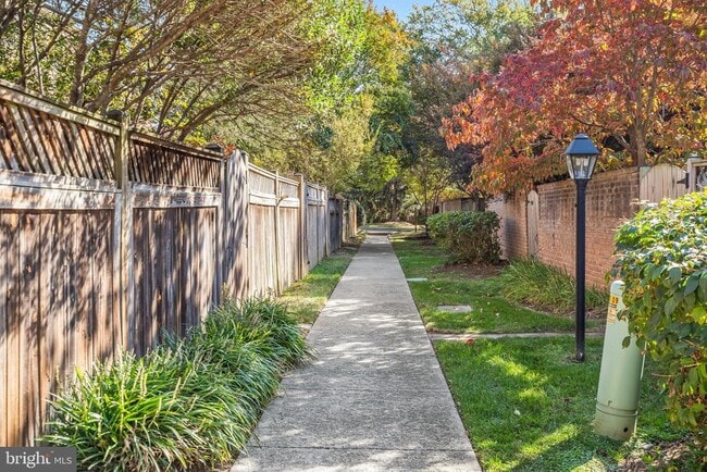 Building Photo - 1535 Candlewick Ct