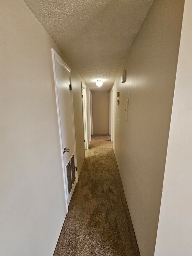 Building Photo - Cozy 3Bed/2Ba Brick Home Convenient to Shopping, Dining & Tyndall AFB! *1/2 OFF 1st Month's Rent!*