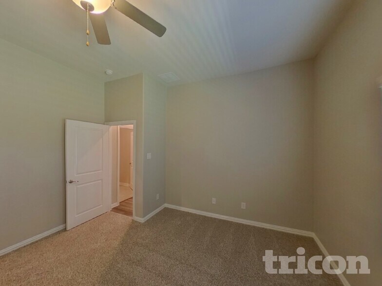 Building Photo - 6124 Tawakoni Ln