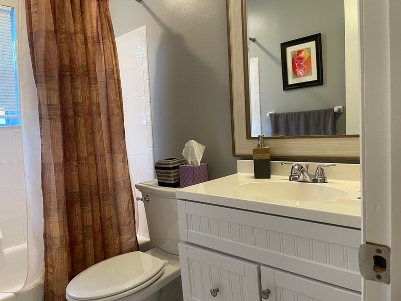 2nd Bathroom - 20 Leeward Ln