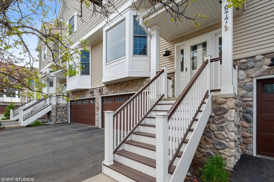 Building Photo - 977 Fairfield Ct