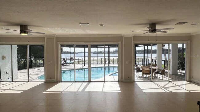 Building Photo - 8625 Vista Shores Ct