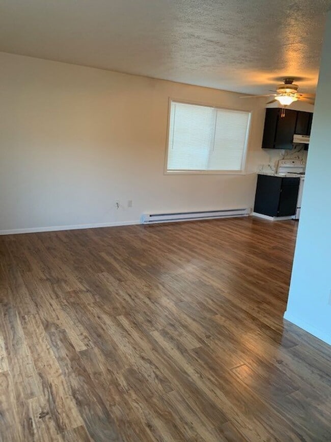 Building Photo - 1211 Summers Ln