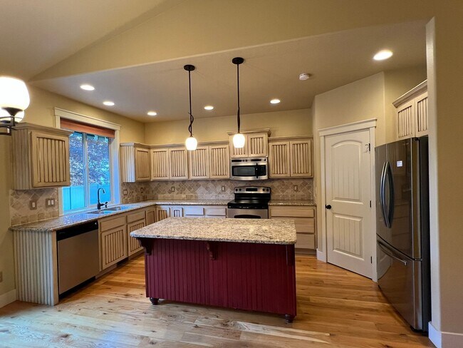 Building Photo - Beautiful 3 bed 2 bath home in The Preserv...
