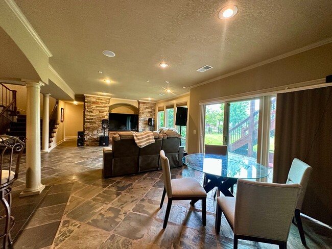 Building Photo - {9003} Wilshire Farms Reverse 1.5 Story Ho...