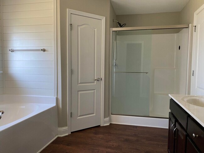 Building Photo - 8544 Holley Hills Cir